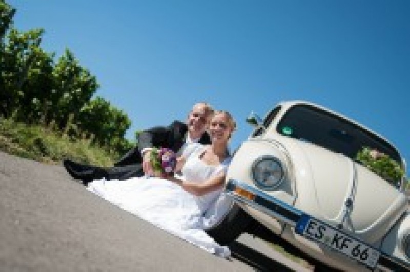 VW Käfer mit Weißwandreifen, Hochzeitsauto, Oldtimer mieten, Fotoshooting, Stuttgart, Esslingen – Thumbnail 6