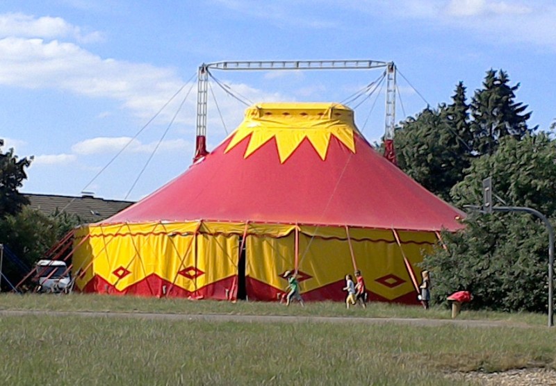 Zirkuszelt 18m Rund - 255qm Grundfläche