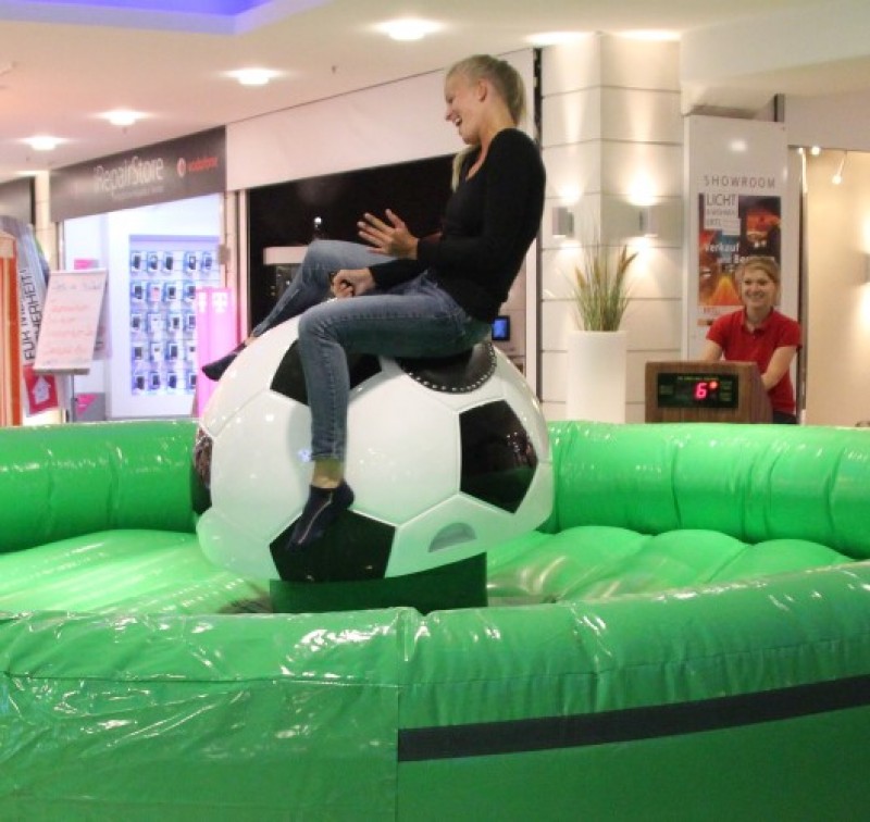 Fußballrodeo - das Fußball-Bullriding 
