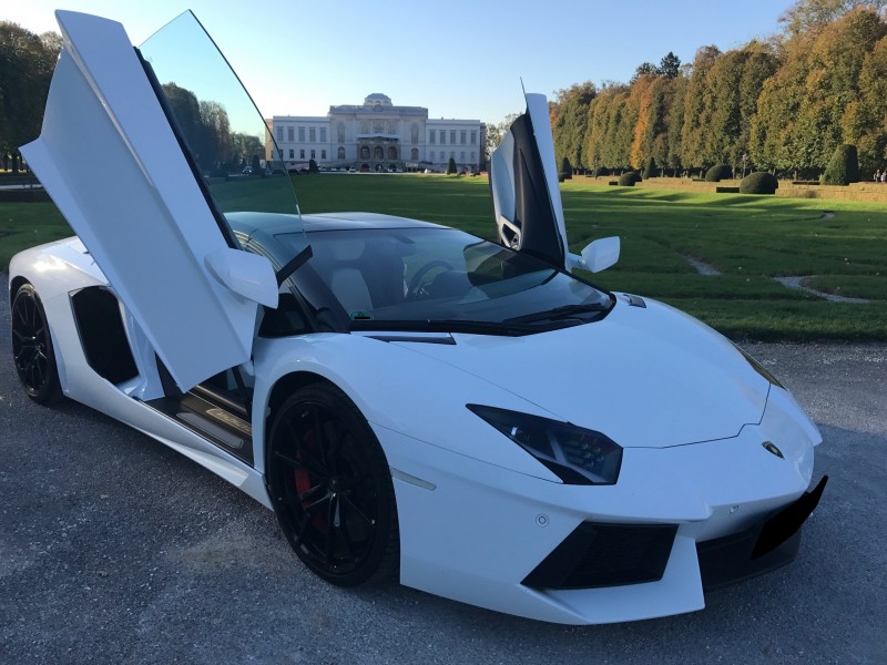 Lamborghini Aventador Roadster - Fahren Sie den Super-Lamborghini - Zustellung möglich