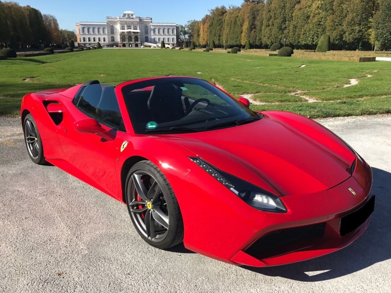 Ferrari 488 Spider - Erleben Sie das neue Ferrari Cabrio mit 670 Pferden