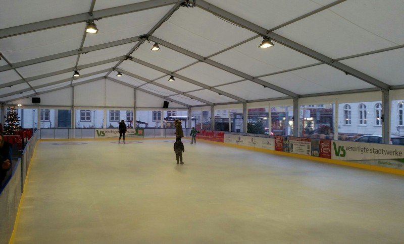 mobile Kunsteisbahn 450m² mieten – 5