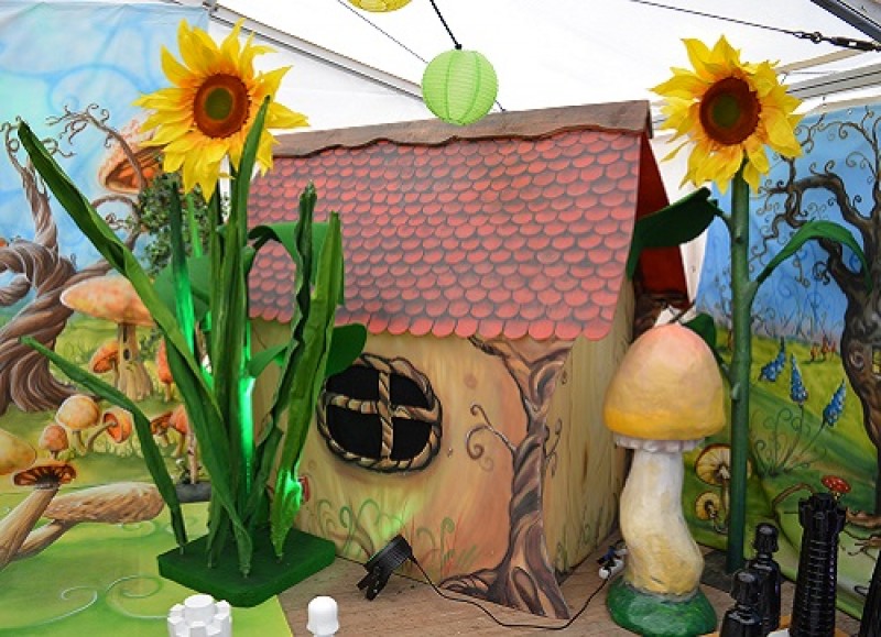 Märchen Hütte, Wichtelhütte, Märchendekoration