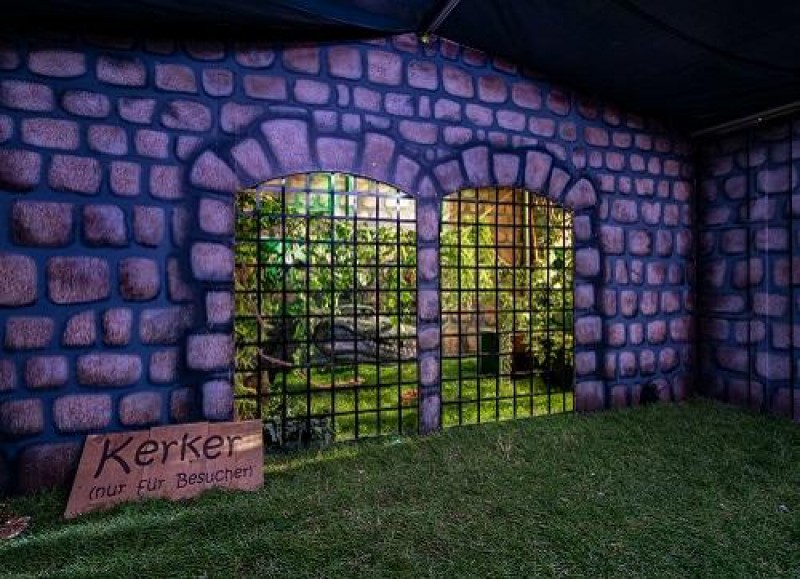Krokodil Grotte, Halloween Dekoration, Grusel Party, Kerker – 4