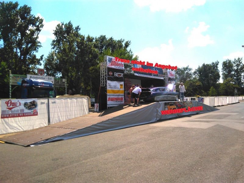 Fahrzeug - Präsentationsbühne CAR SHOW STAGE
