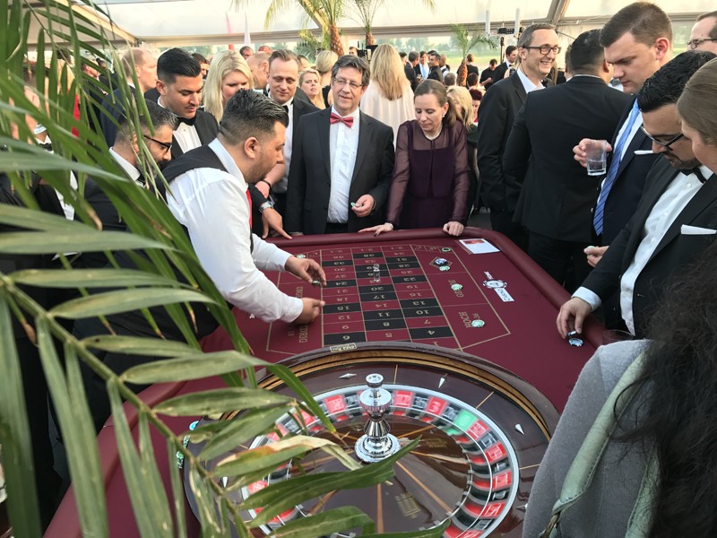 Roulettetisch - mobiles Casino mieten. Firmenfeier, Betriebsfeier, Geburtstag - Roulette Spielbank – Thumbnail 6