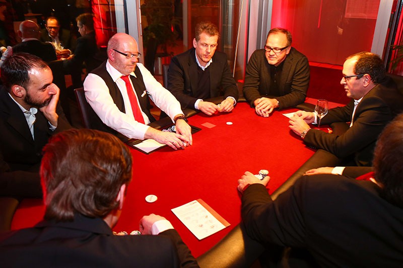 Poker - mobiles Casino mieten. Pokertische, Pokerdealer für Ihre Feier &amp; Party - Texas Holdem