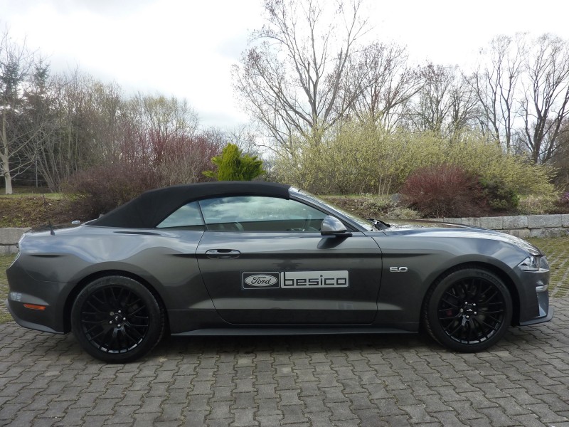 Der neue Ford Mustang *auch als Gutschein erhältlich* *für Hochzeitsvermietungen* – 2
