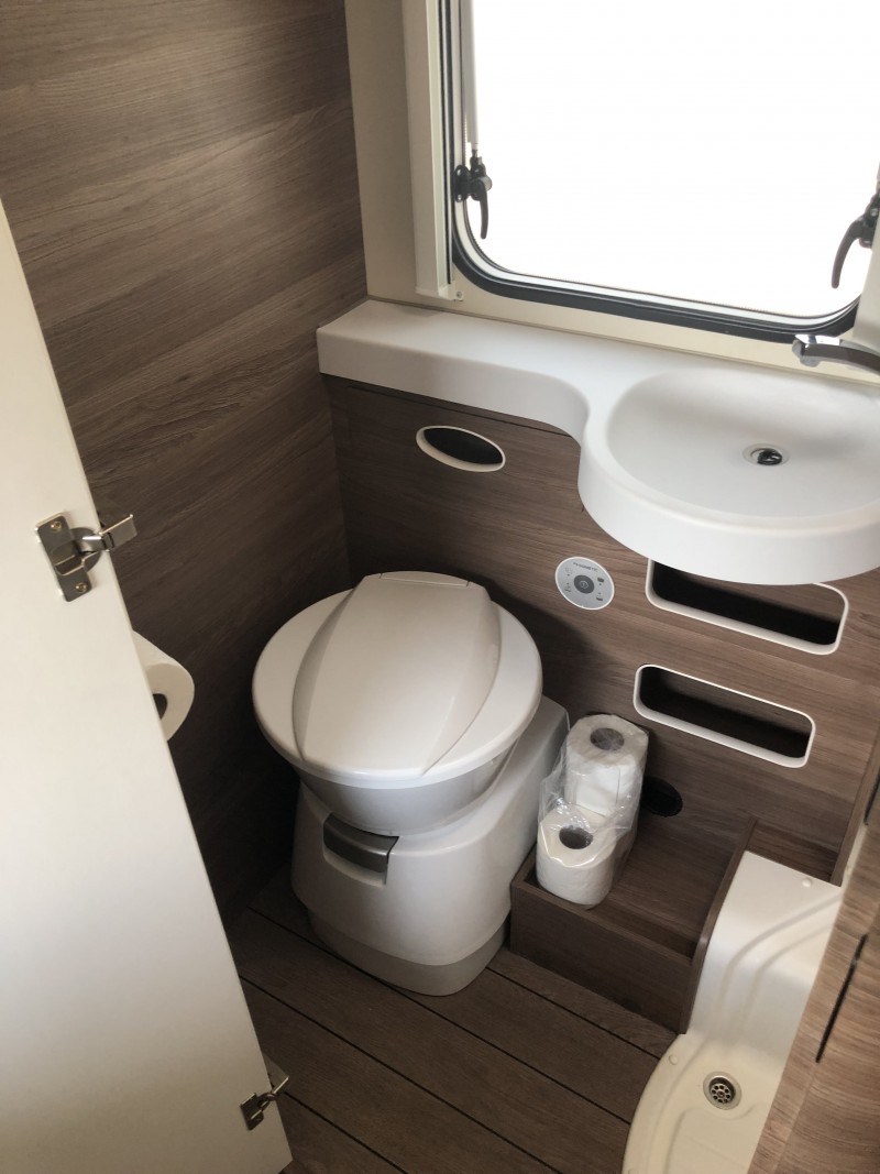 ab 115,00 €, Wohnmobil mieten, Camper mieten, Knaus 650 MEG für 3 Personen  Automatic – Thumbnail 6