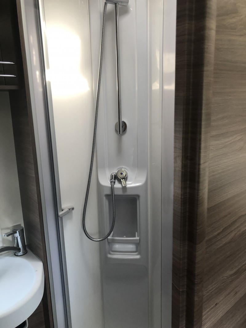 ab 115,00 €, Wohnmobil mieten, Camper mieten, Knaus 650 MEG für 3 Personen  Automatic – Thumbnail 7