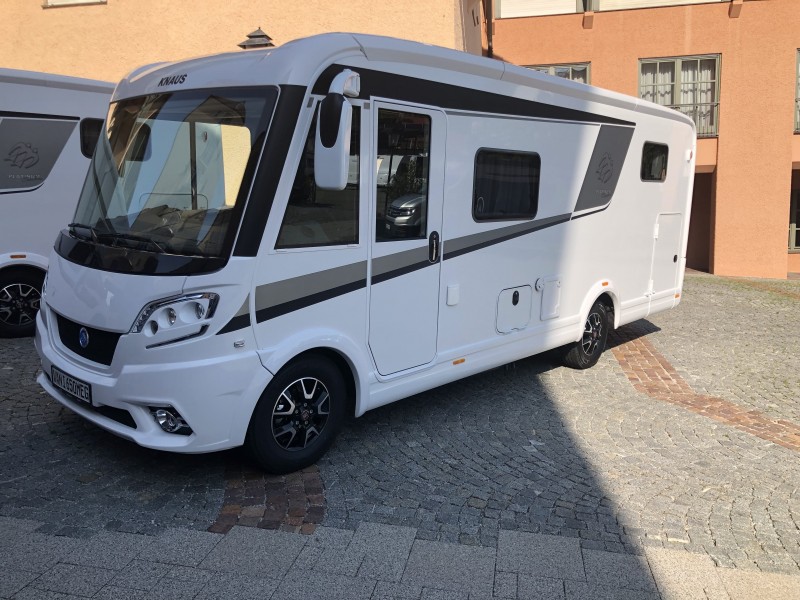 ab 130,00 € Wohnmobil mieten, Camper, Vollintegriert Knaus VAN I 700 MEG, Standklima, Automatik,