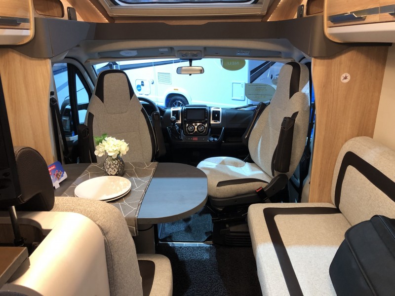 ab 125,00 €Wohnmobil mieten, Camper, Knaus  650 MEG für bis zu 3 Personen, TV, Standklima – 4