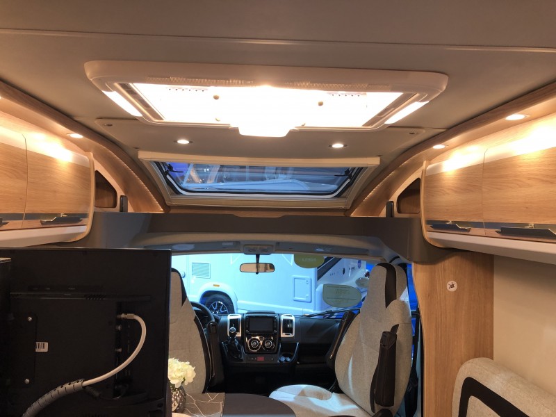 ab 125,00 €Wohnmobil mieten, Camper, Knaus  650 MEG für bis zu 3 Personen, TV, Standklima – Thumbnail 7