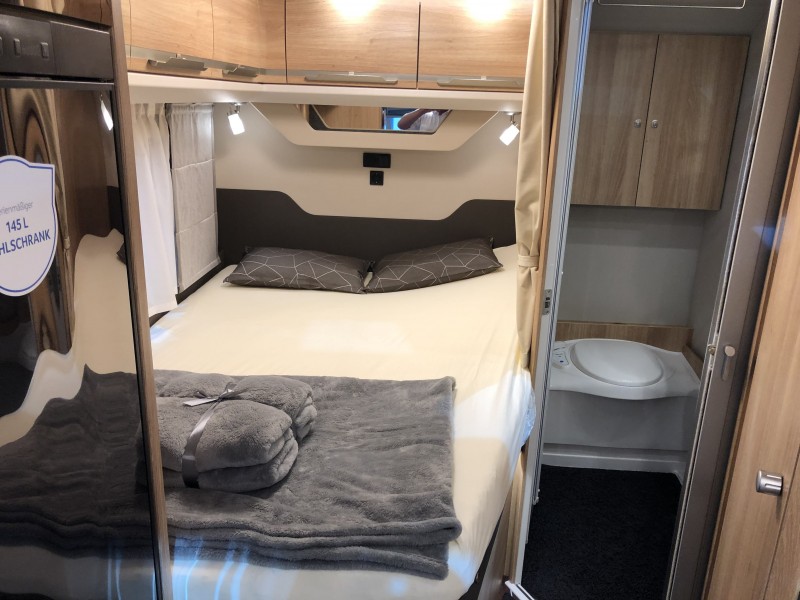 ab 125,00 €Wohnmobil mieten, Camper, Knaus  650 MEG für bis zu 3 Personen, TV, Standklima – Thumbnail 8