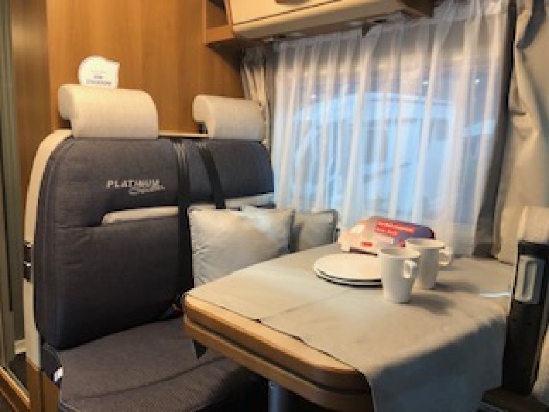 ab 130,00 € Wohnmobil mieten, Camper, Vollintegriert Weinsberg CaraOne MEG, Standklima, Automatik, – Thumbnail 6