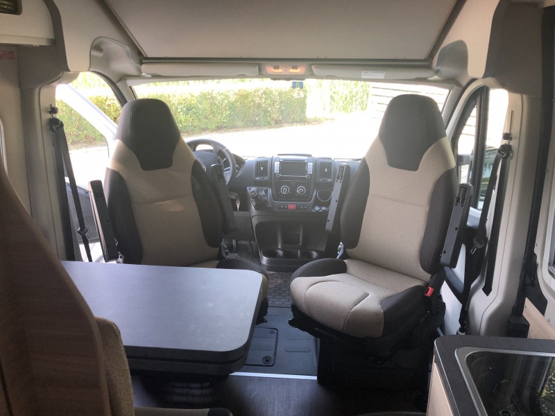 ab 125,00 € Wohnmobil mieten, Camper, Kastenwagen Knaus oder Weinsberg, Schlafplätze für 4 Personen – Thumbnail 6