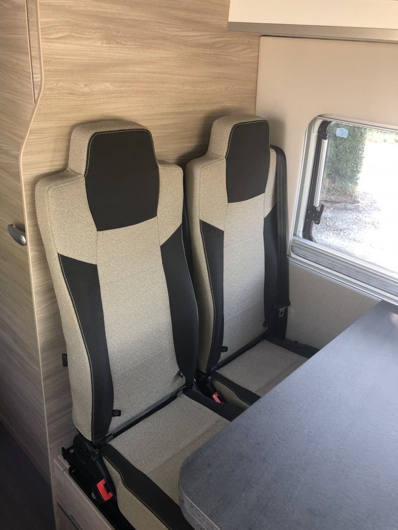 ab 125,00 € Wohnmobil mieten, Camper, Kastenwagen Knaus oder Weinsberg, Schlafplätze für 4 Personen – Thumbnail 7