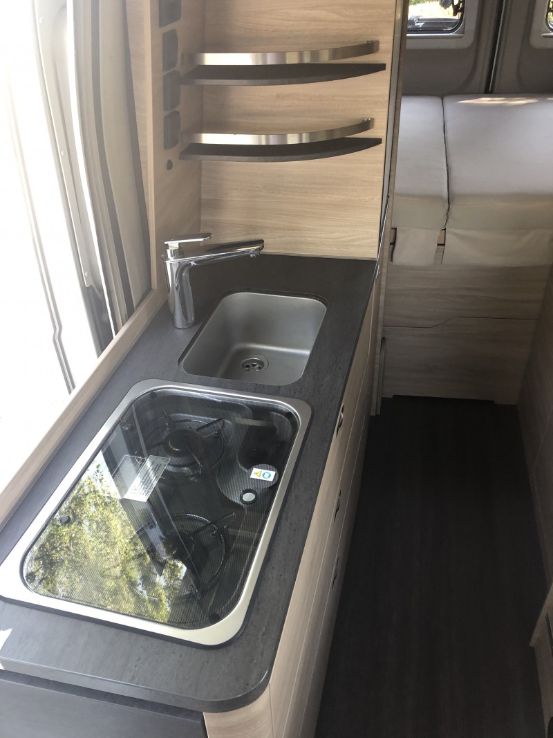 ab 125,00 € Wohnmobil mieten, Camper, Kastenwagen Knaus oder Weinsberg, Schlafplätze für 4 Personen – Thumbnail 10