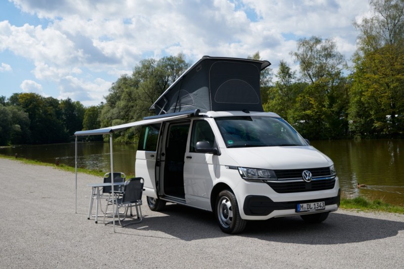 VW T6 California 6.1 Beach Tour DSG mit Aufstelldach - Campingbus, Wohnmobil, 5 - Sitzer