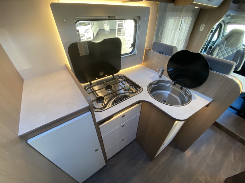 Neu in 2025 Carado T 448 6-Gang Schalter163 PS  mit Einzel u. Hubbett, ideal für alle Reisen,  – Thumbnail 6
