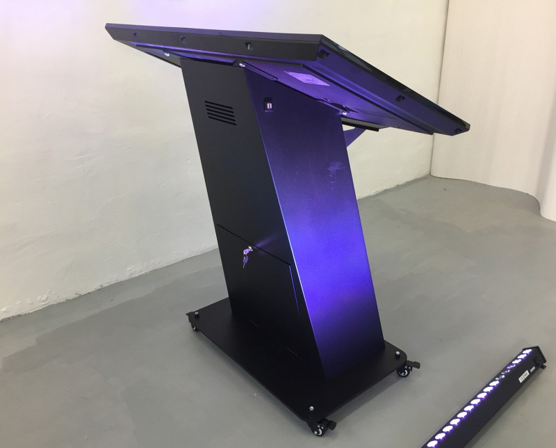 Touchterminal mit 43 Zoll Display – 4