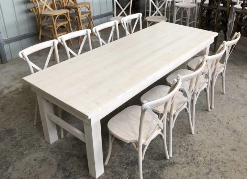 Holz Tische Weiß , Vintage oder Boho Hochzeiten Mieten, Holztische Mieten Farmtable