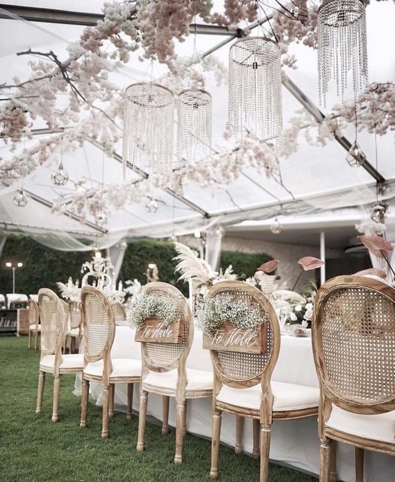 Stuhl "Loui" Rattan, Crossback Tiffany, Chiavarie Stühle, Vintage, Boho, Hochzeit, Mieten, Verleih – 2