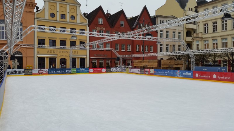 mobile Kunststoffeisbahn von 100 bis 600 m² mieten – 5
