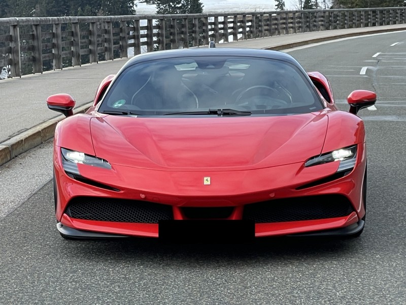 Ferrari SF90 Stradale - Mieten Sie den stärksten Ferrari aller Zeiten