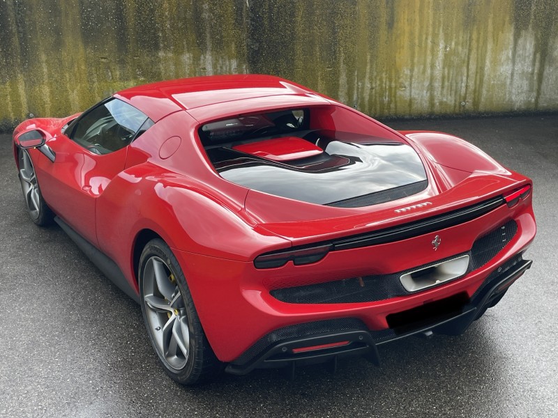 Ferrari 296 GTB - Mieten Sie neuesten Ferrari mit 830 PS – 5