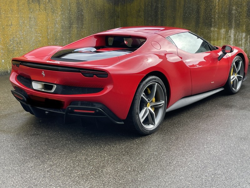 Ferrari 296 GTB - Mieten Sie neuesten Ferrari mit 830 PS – 3