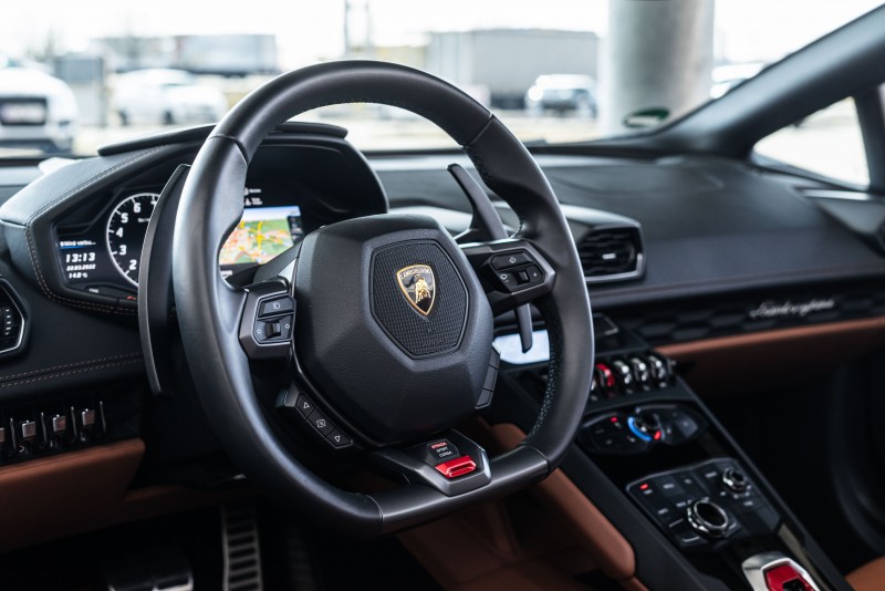 Lamborghini Huracan Spyder - Auch als Gutschein -von Ihrem Sportwagen Experten ECC-RENT.com mieten  – Thumbnail 8