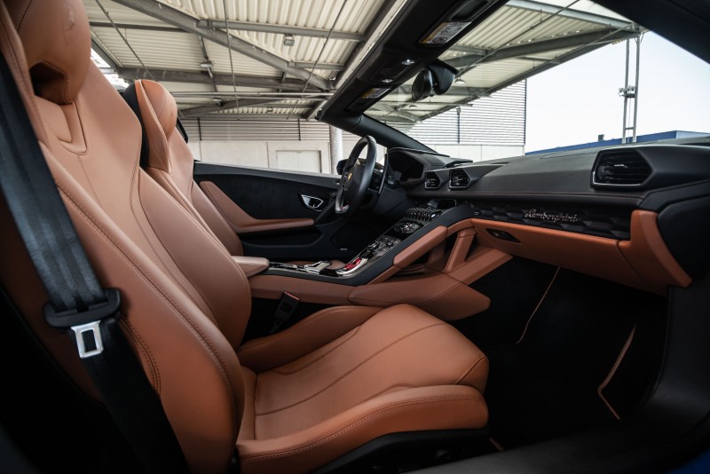 Lamborghini Huracan Spyder - Auch als Gutschein -von Ihrem Sportwagen Experten ECC-RENT.com mieten  – Thumbnail 9