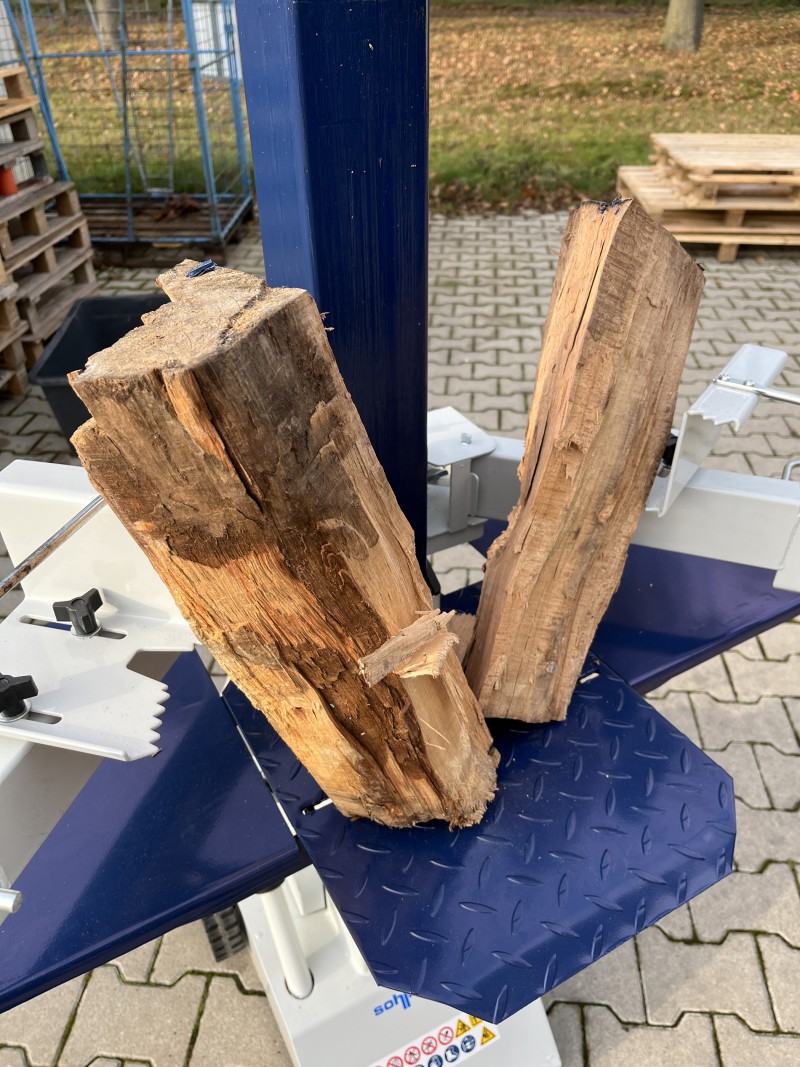 Holzspalter mit 8 Tonnen Druck – 2