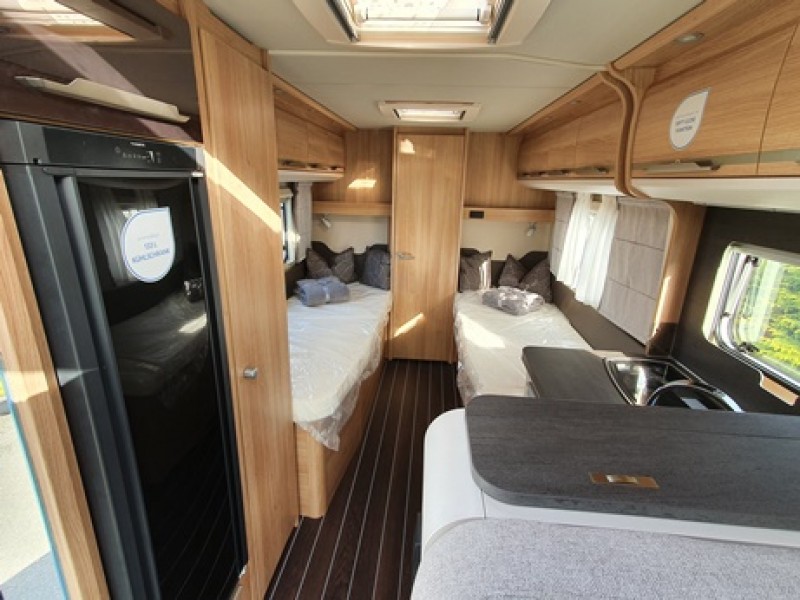 Teilintegriertes Wohnmobil – Thumbnail 6