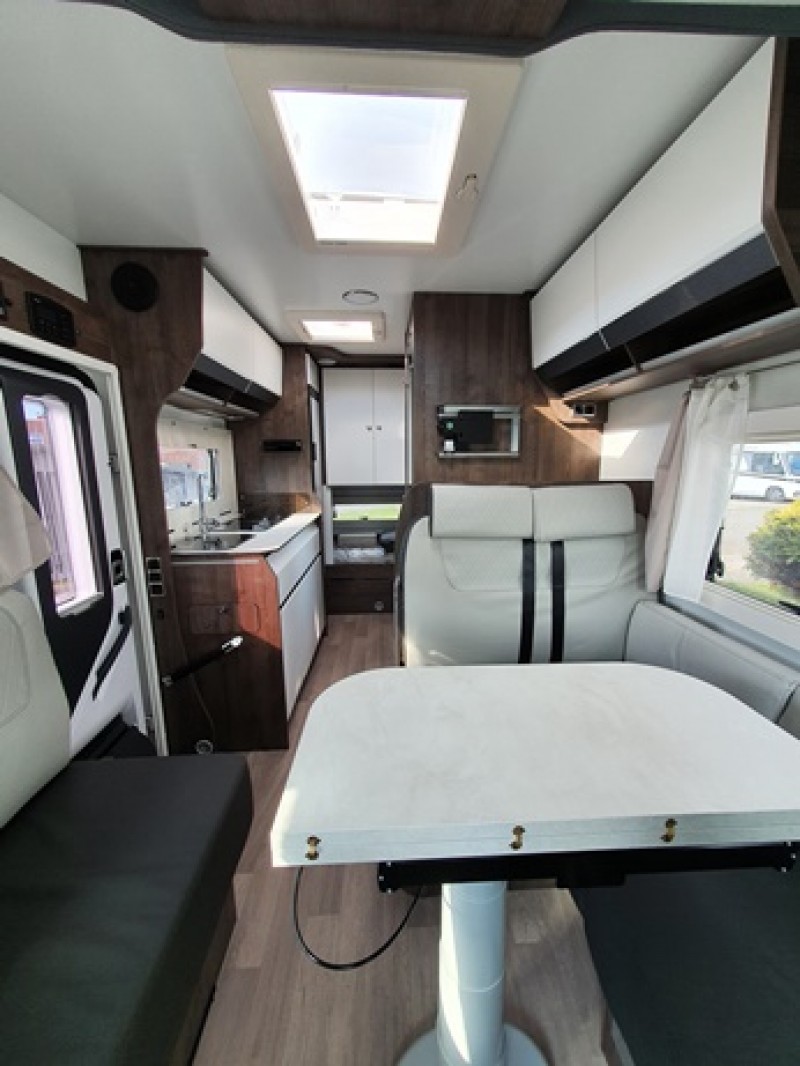 Vollintegriertes Wohnmobil – 2