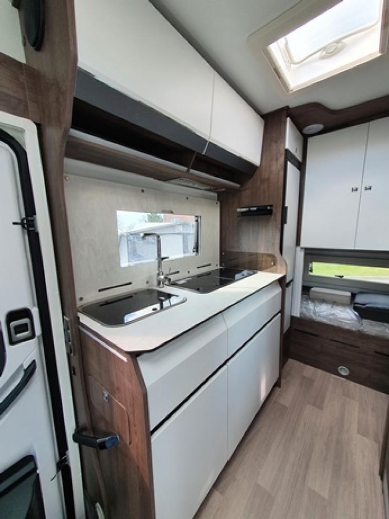 Vollintegriertes Wohnmobil – Thumbnail 7