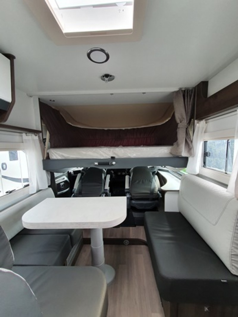 Vollintegriertes Wohnmobil – 4