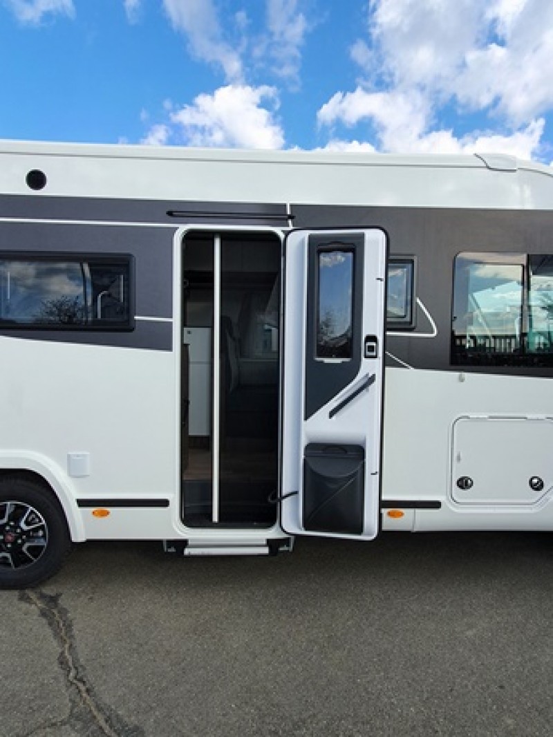 Vollintegriertes Wohnmobil – 5