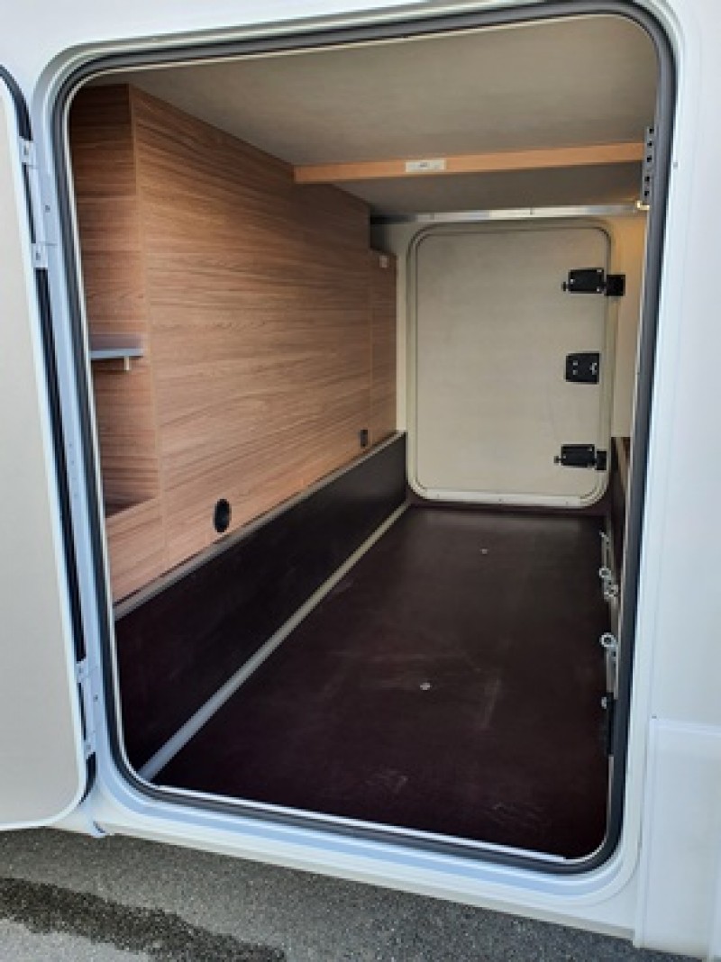 Alkoven-Wohnmobil groß – 2