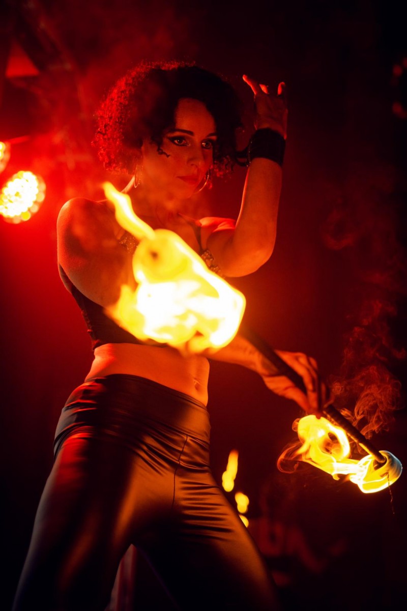 Katyas Stern Feuershows, Luftring Shows und Tanzshows für Bayern und Baden-Württemberg – 2