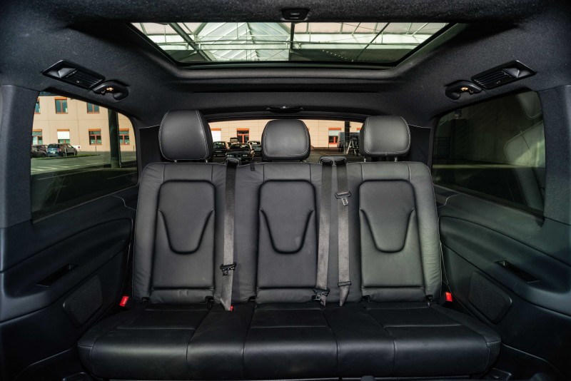 Mercedes-Benz V300d V Klasse Lang AMG 7 Sitzer Neues Modell Familienauto Reisemobil – Thumbnail 9