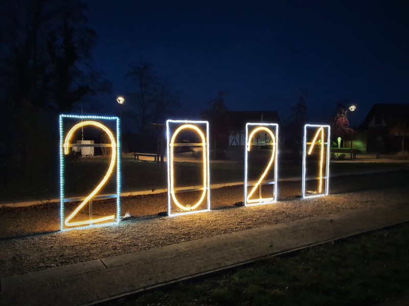 beleuchtete Zahlen - Jahreszahl - Jubiläum . Lichtdekoration - Illumination