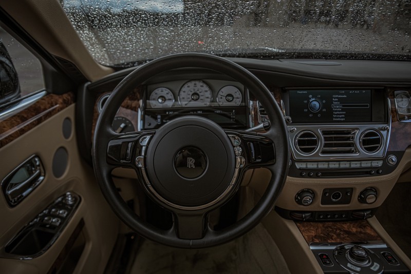 Rolls Royce Ghost mieten Hochzeitsauto Dawn Wraith Cullinan Phantom Berlin – Thumbnail 6