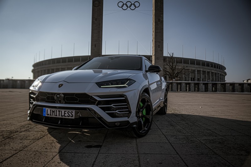 Lamborghini Urus Lambo mieten Berlin Autovermietung Sportwagen Exot SUV Lambo