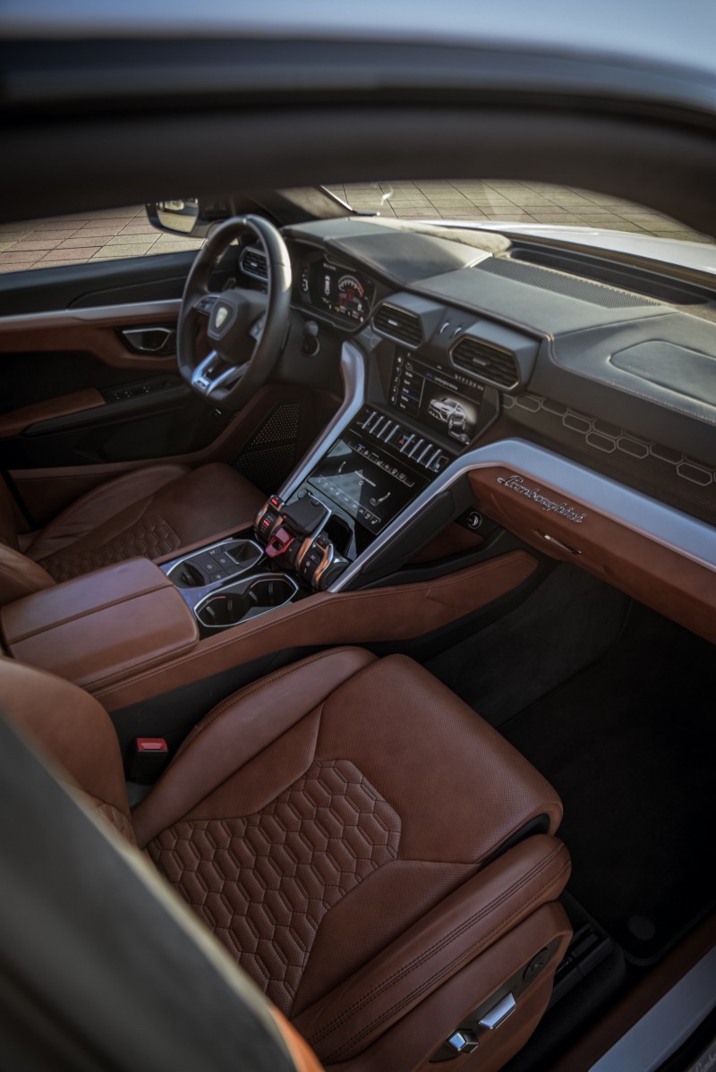 Lamborghini Urus Lambo mieten Berlin Autovermietung Sportwagen Exot SUV Lambo – Thumbnail 10