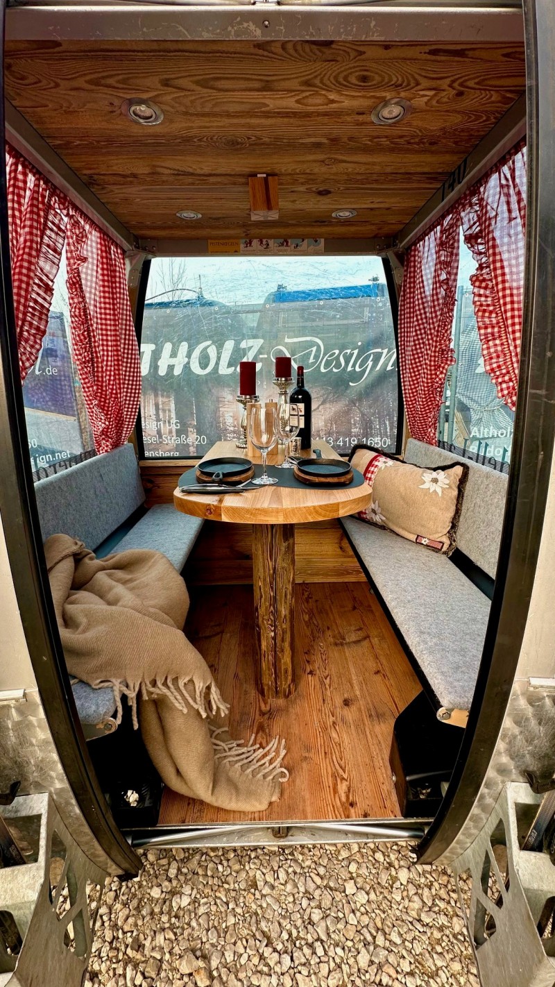 6er Skigondel Gondel Berggondel Hütte Alm für Ihr Event mit  Altholz Ausbau, Tisch, Heizung,.. – 4