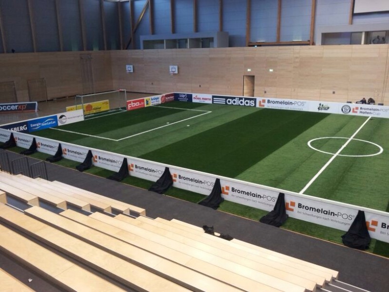 Mobiler Kunstrasen für In- und Outdoor Fußball  – 3