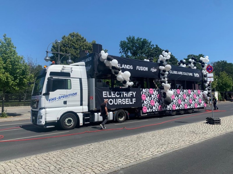 Paradetruck/ Musiktruck / Showtruck / Promotion / Karneval-Truck - doppelstöckig