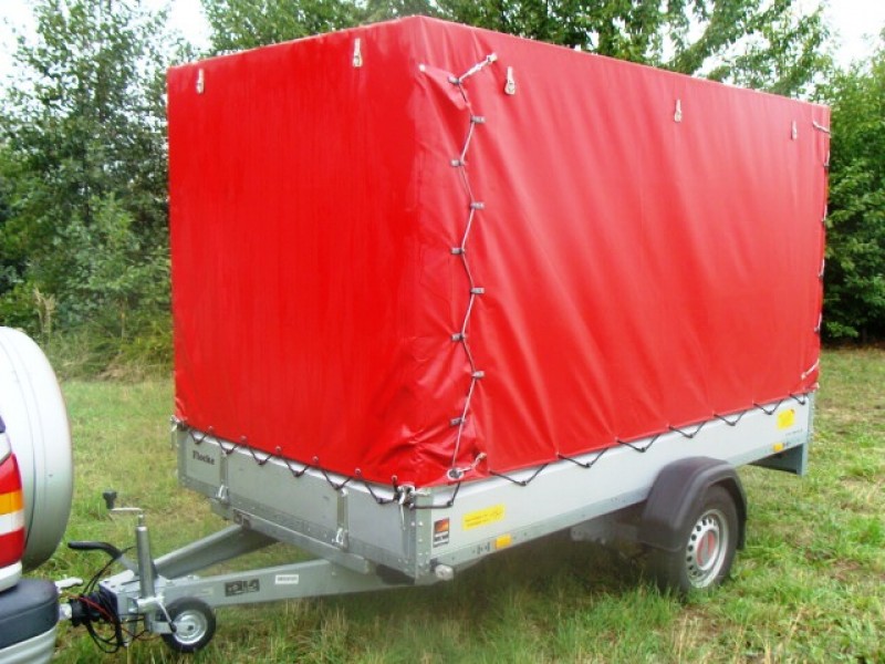 Plananhänger gebremst 1300 kg mit Stehhöhe – 100 km/h 3010 x 1530 x 1800 = 8,29 m³ Nutzlast ca. 950